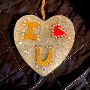 Cute I ❤️you sign.